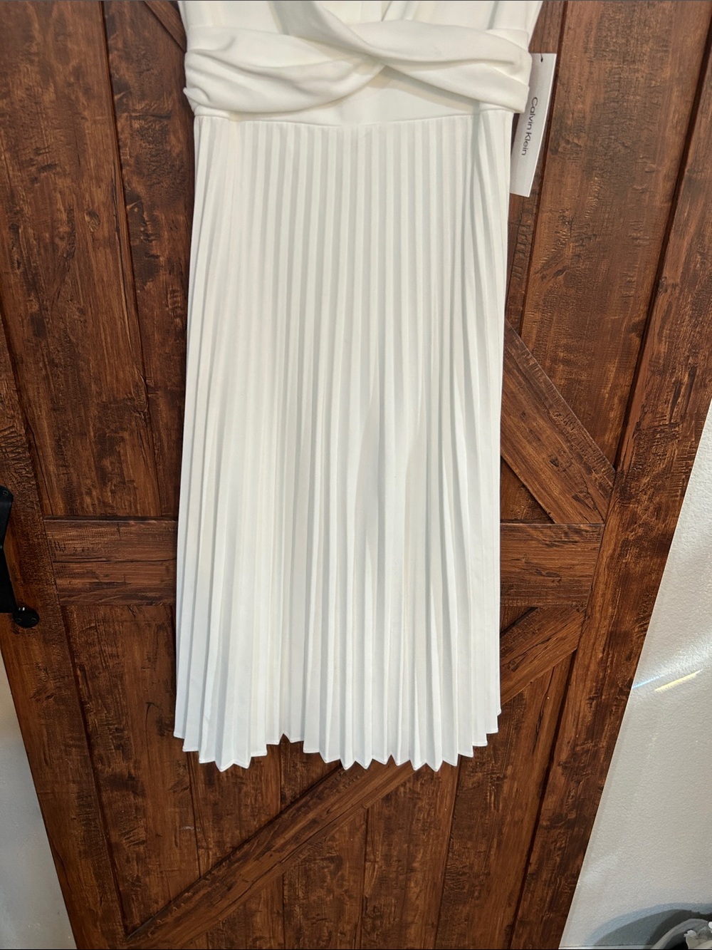 Calvin Klein White Sleeveless Twist-Waist Pleated Midi Dress - Picture 3 of 9